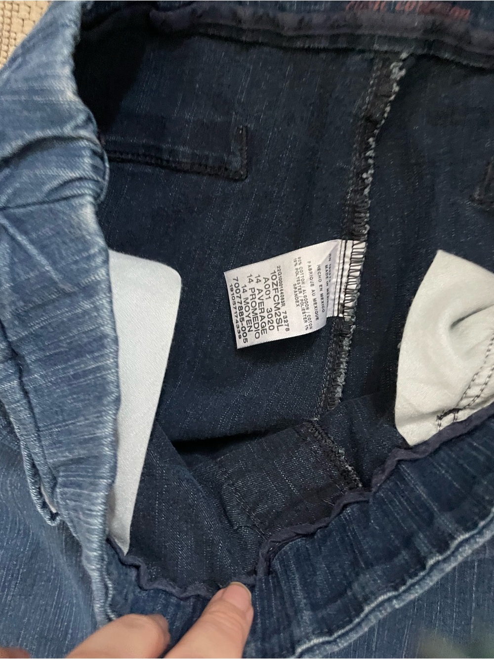 Chic classic COLLECTION Black and Denim Jeans with Subtle Fading - Picture 10 of 11
